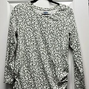 Maternity floral long sleeve top